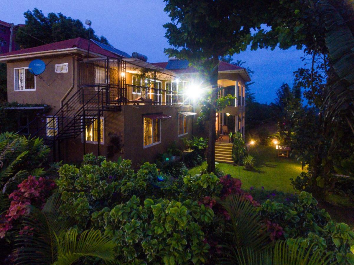 Bed and Breakfast Ewange - A Casa Mia Kampala Esterno foto